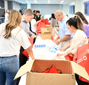 Zoetis colleagues volunteering - Zoetis