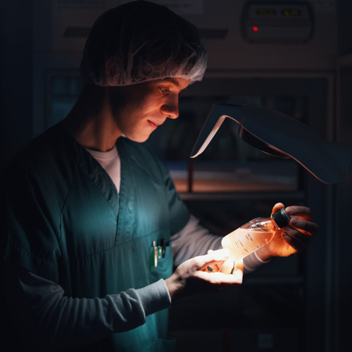 Zoetis Aquaculture scientist working in lab - Zoetis